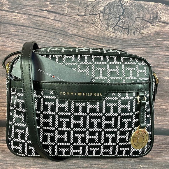 Tommy Hilfiger Handbags - Tommy Hilfiger Black Crossbody
